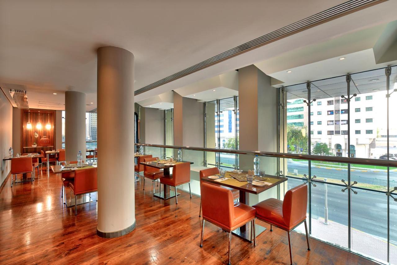 Centro Al Manhal By Rotana Hotel Abu Dhabi Bagian luar foto