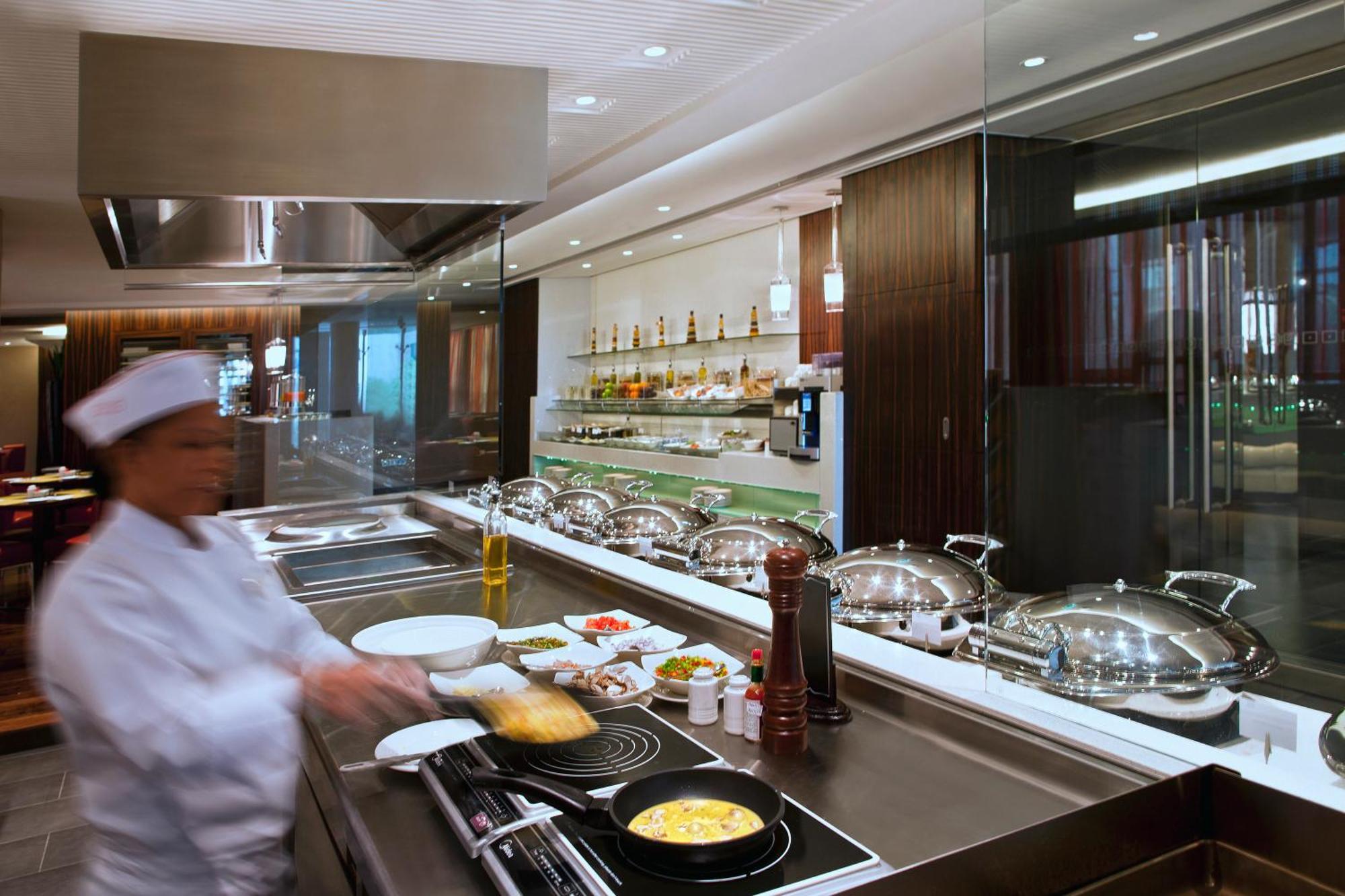 Centro Al Manhal By Rotana Hotel Abu Dhabi Bagian luar foto