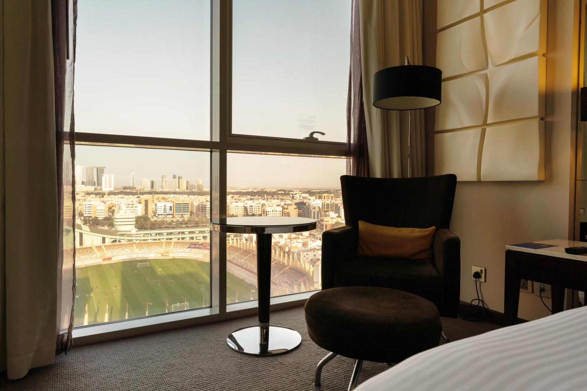 Centro Al Manhal By Rotana Hotel Abu Dhabi Bagian luar foto