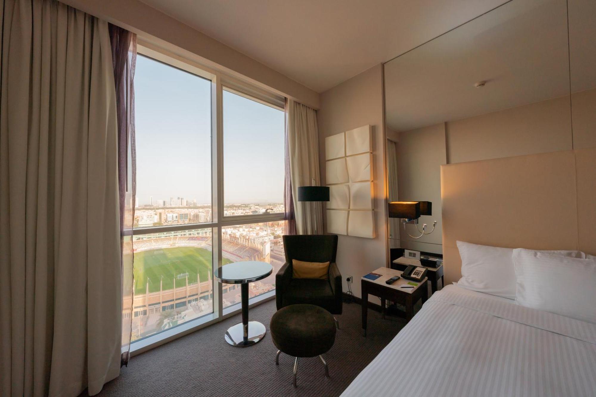 Centro Al Manhal By Rotana Hotel Abu Dhabi Bagian luar foto